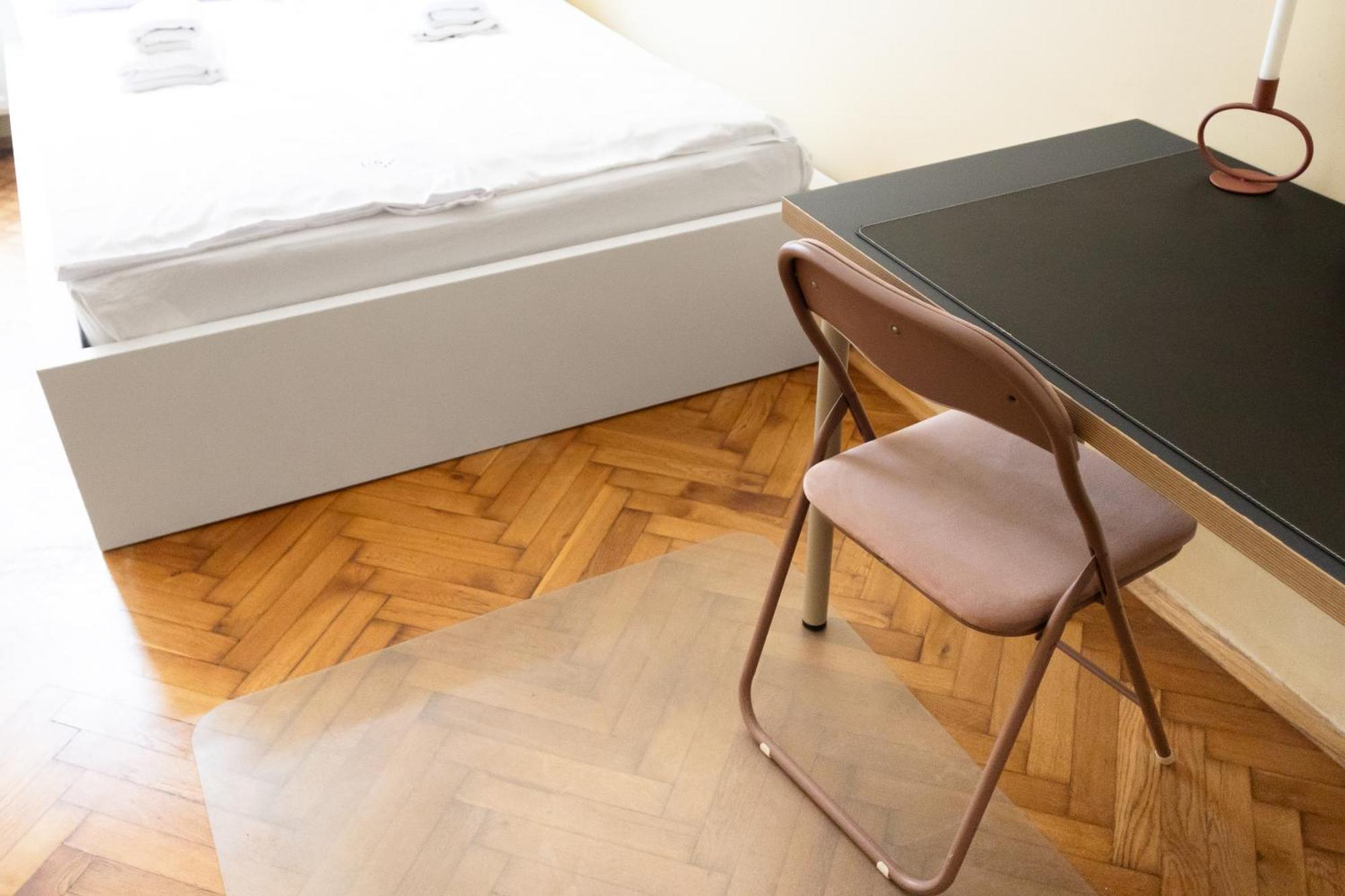 Homely 4 Bedroom Apartment - Old Town - By Upstairs クラクフ エクステリア 写真