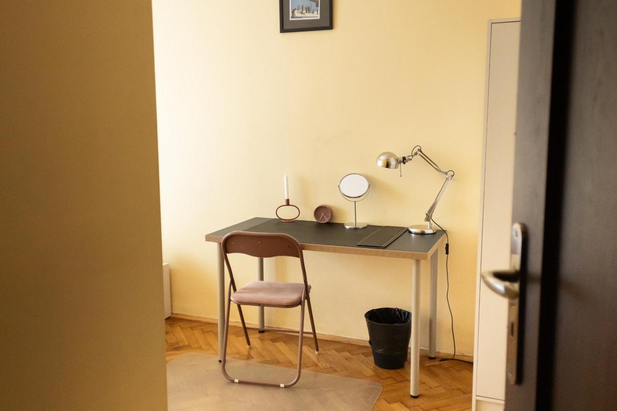 Homely 4 Bedroom Apartment - Old Town - By Upstairs クラクフ エクステリア 写真