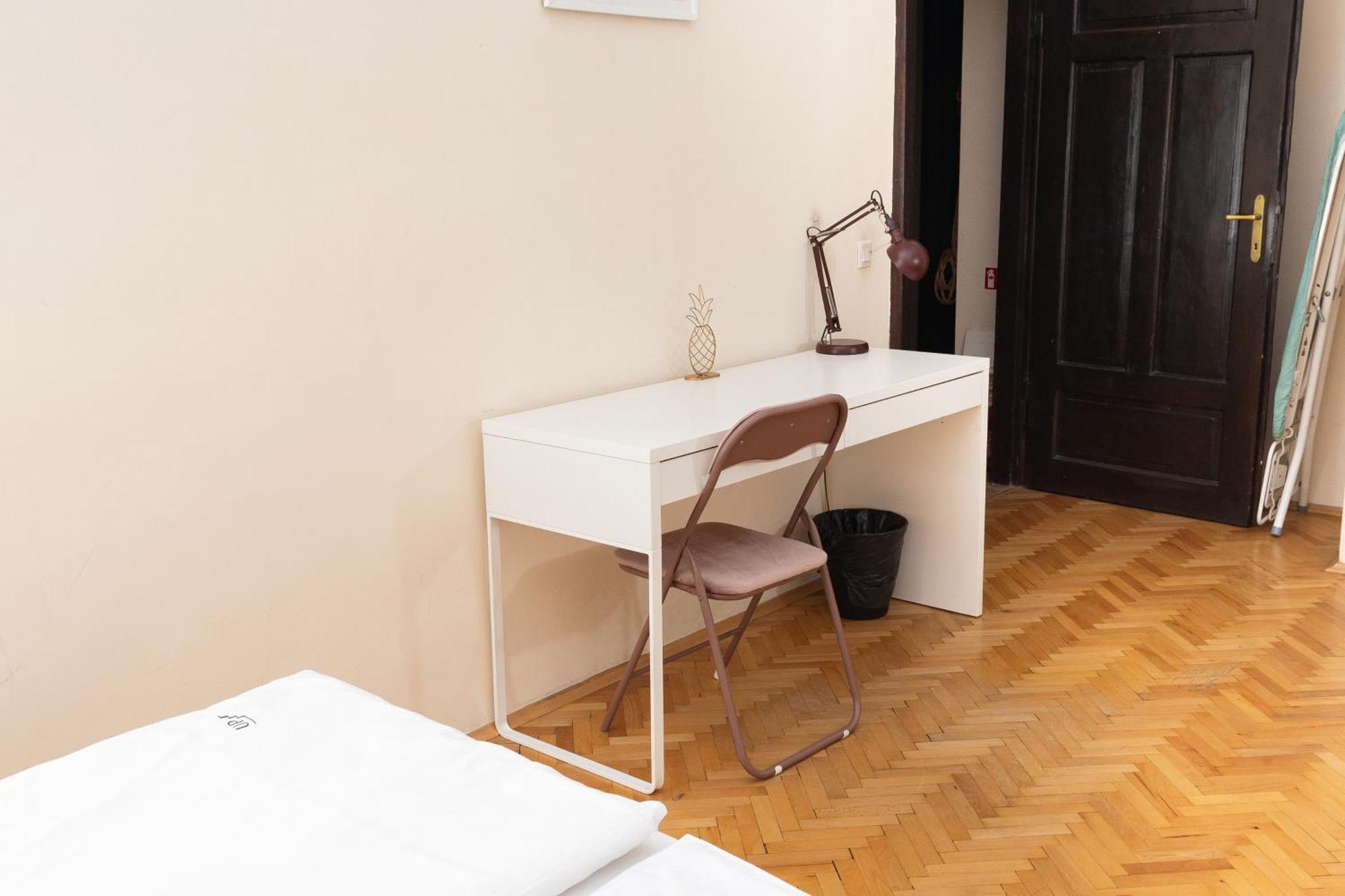 Homely 4 Bedroom Apartment - Old Town - By Upstairs クラクフ エクステリア 写真
